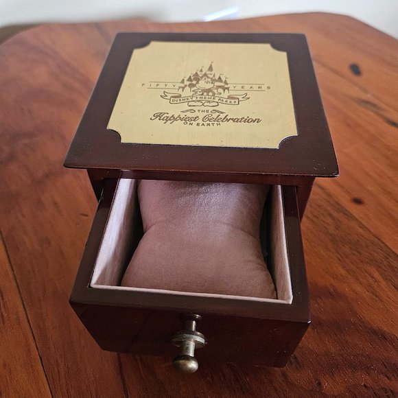 Disney Watch Box - Picture 4 of 7